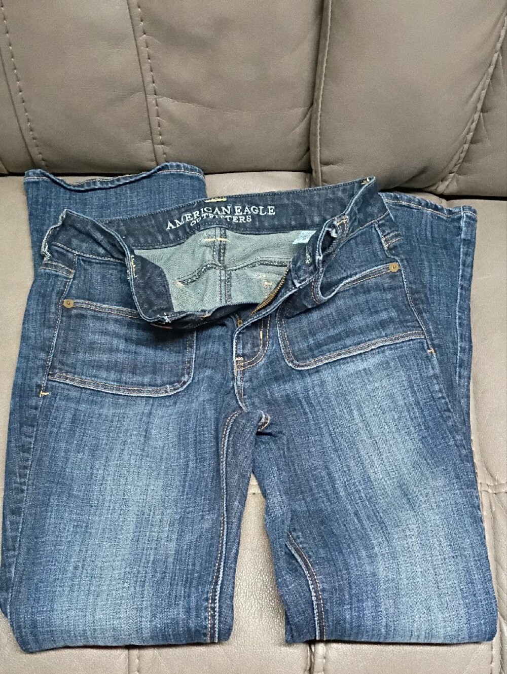 American Eagle Outfitters Dark Blue Denim Jeans with Contrast Stitching - Picture 2 of 5